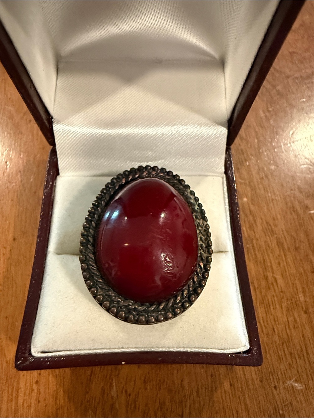 Bold Red Oval Statement Ring with Textured Metal Rope Bezel Size 5 3/4